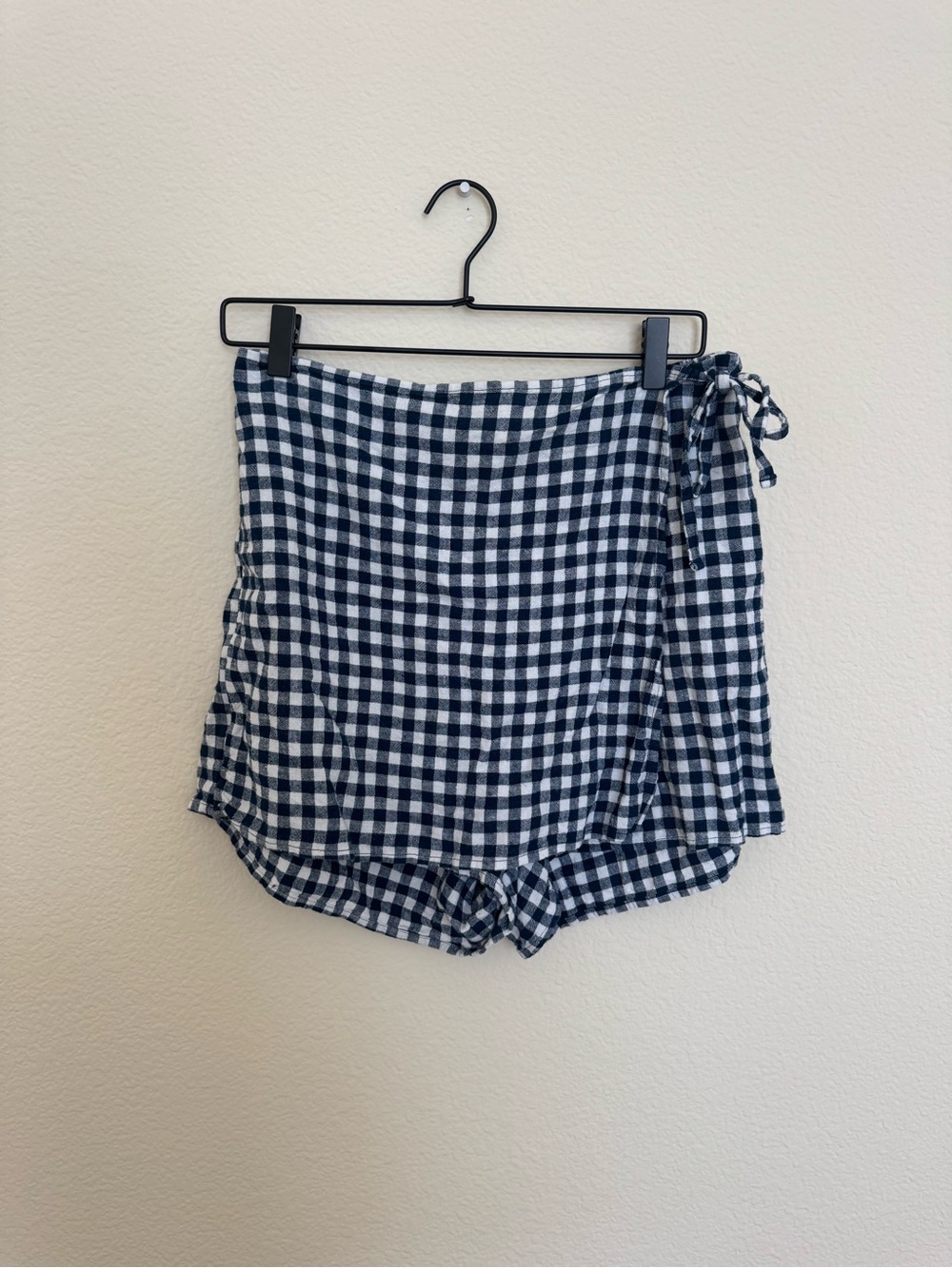Old Navy Navy and White Gingham Tie-Waist Skort
